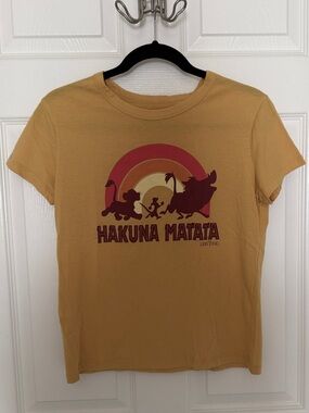 Disney The Lion King “Hakuna Matata” Tee | Size Medium